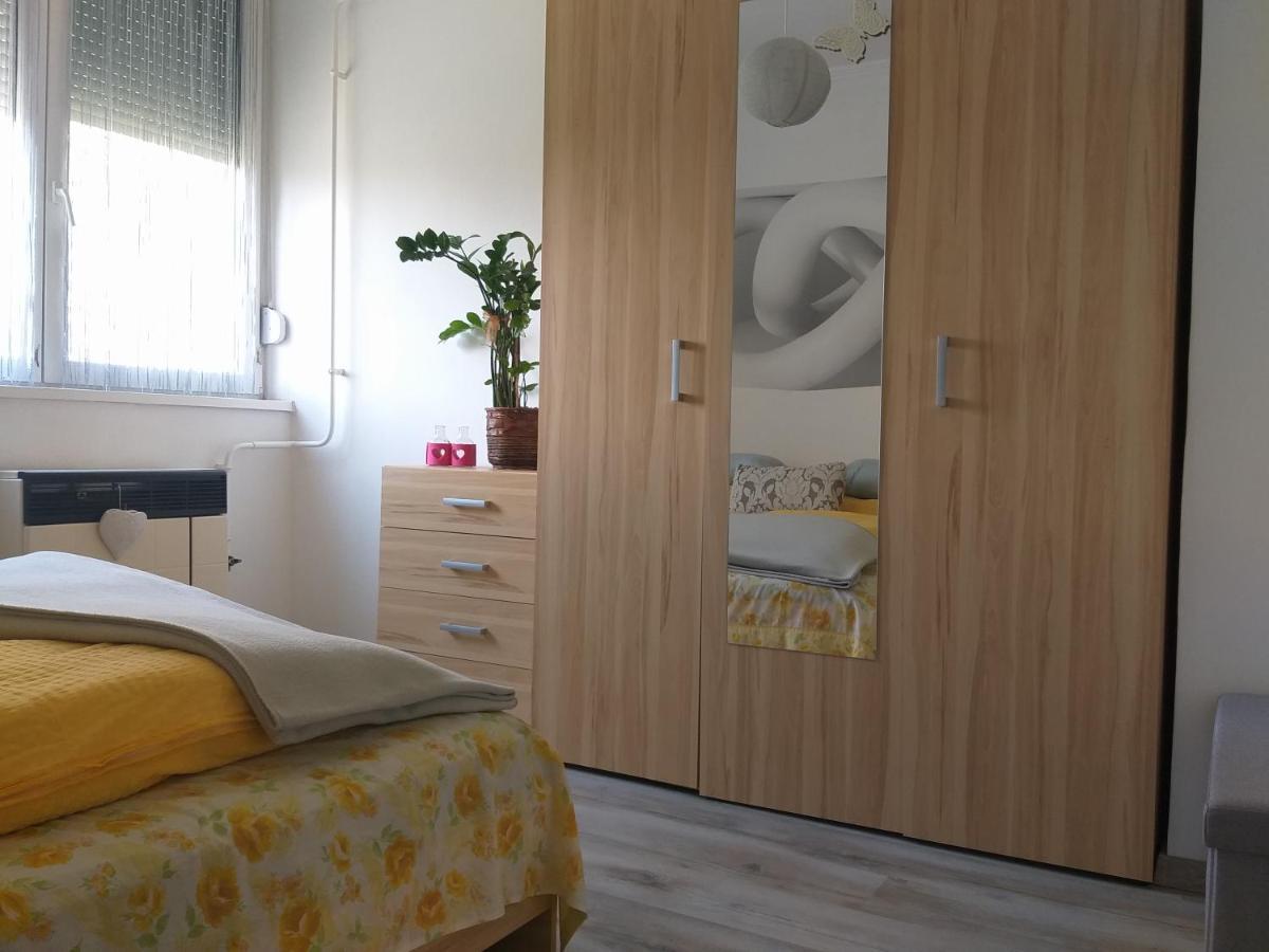 Simon Apartman ทิสซาฟือแรด ภายนอก รูปภาพ